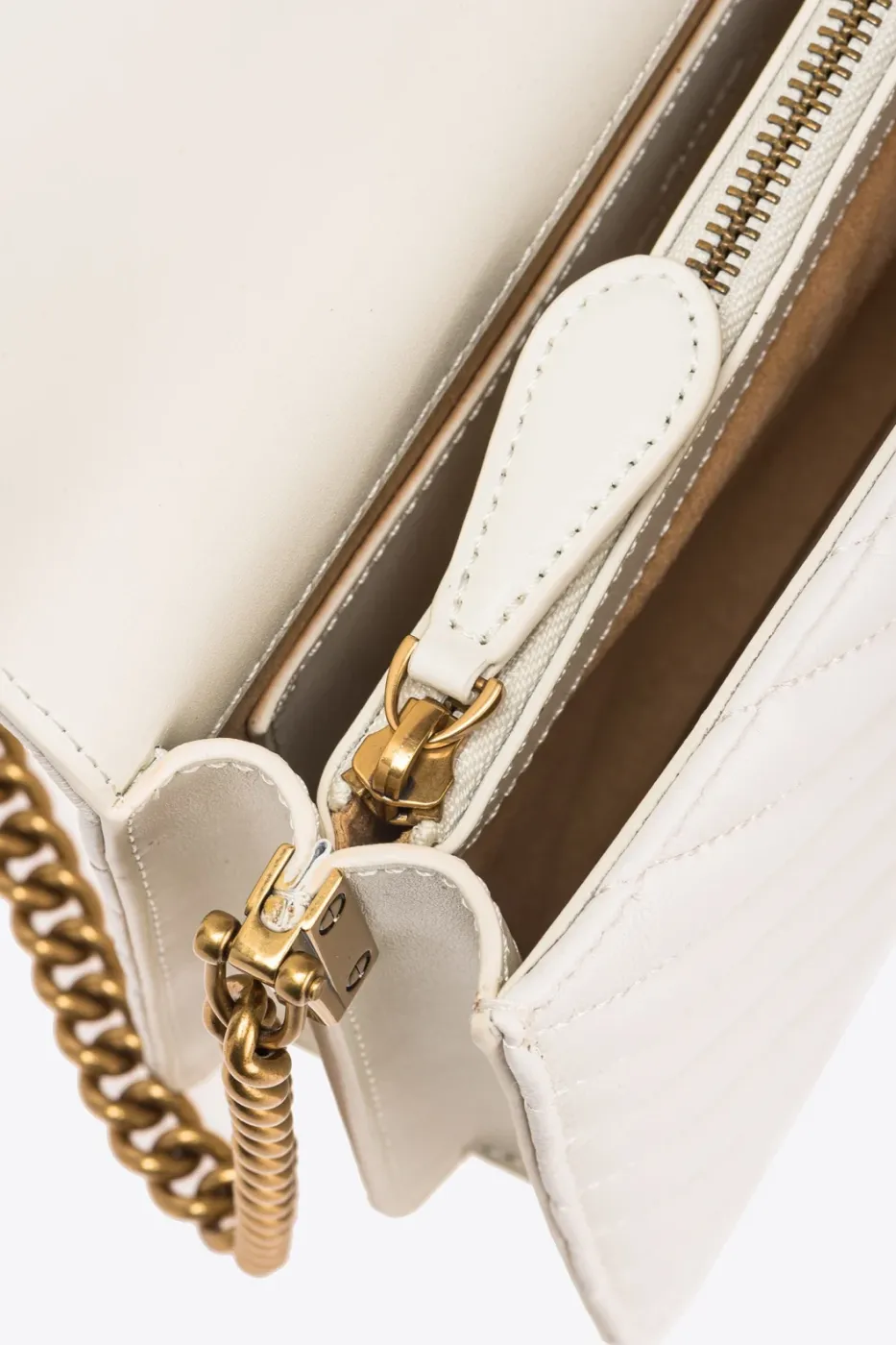 CLASSIC LOVE BAG CLICK CHEVRON STUDS – white-antique gold — фото 6