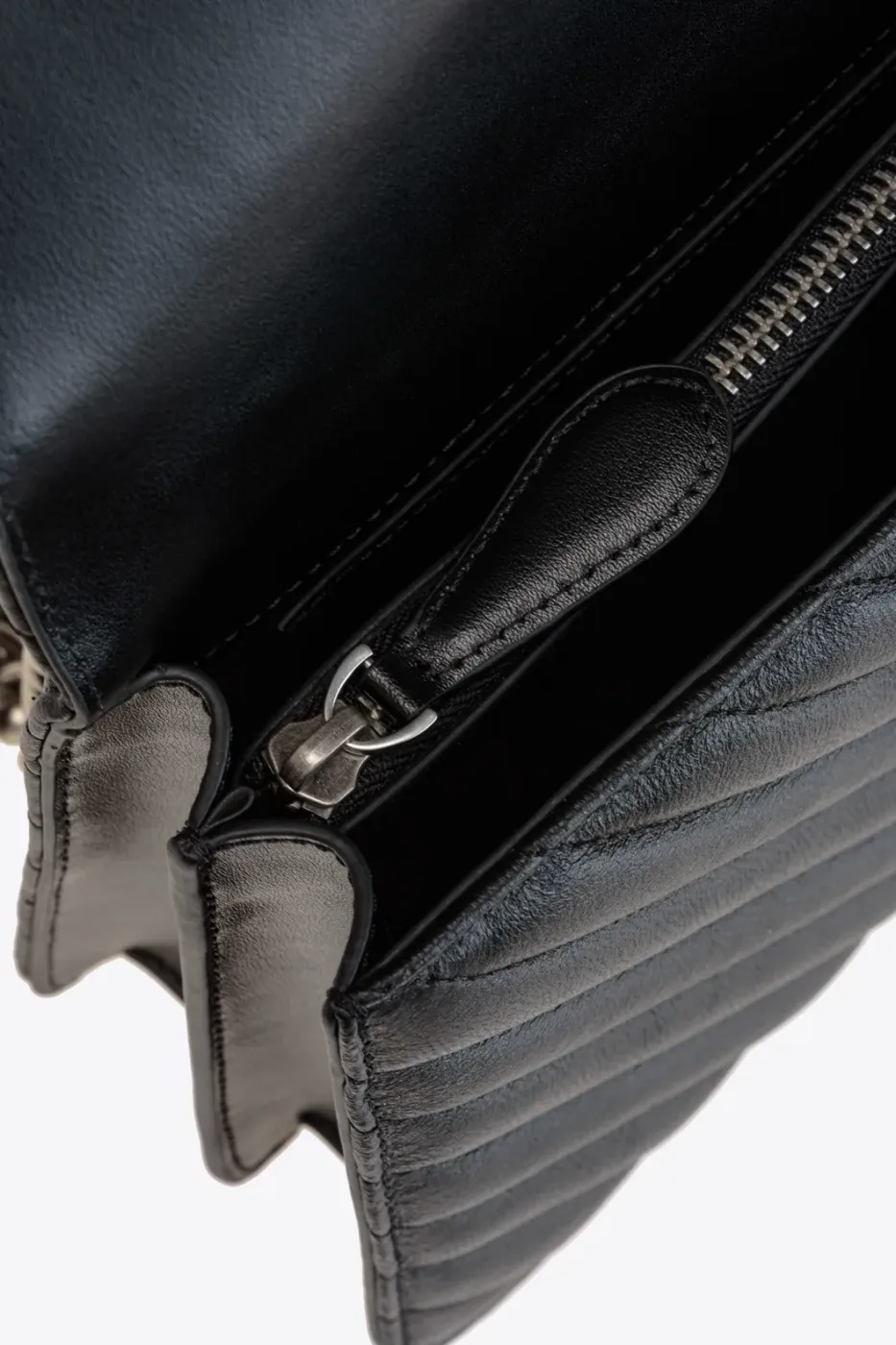 CLASSIC LOVE BAG ICON CHEVRON – black-old silver — фото 5