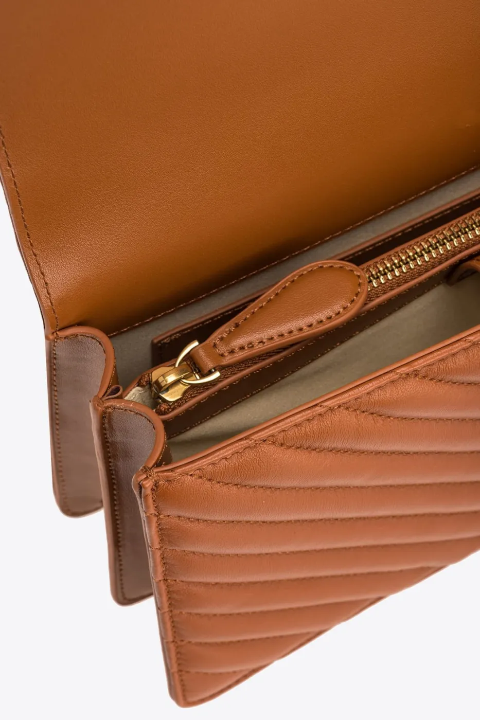 CLASSIC LOVE BAG ONE CHEVRON - cognac/antique gold — фото 6