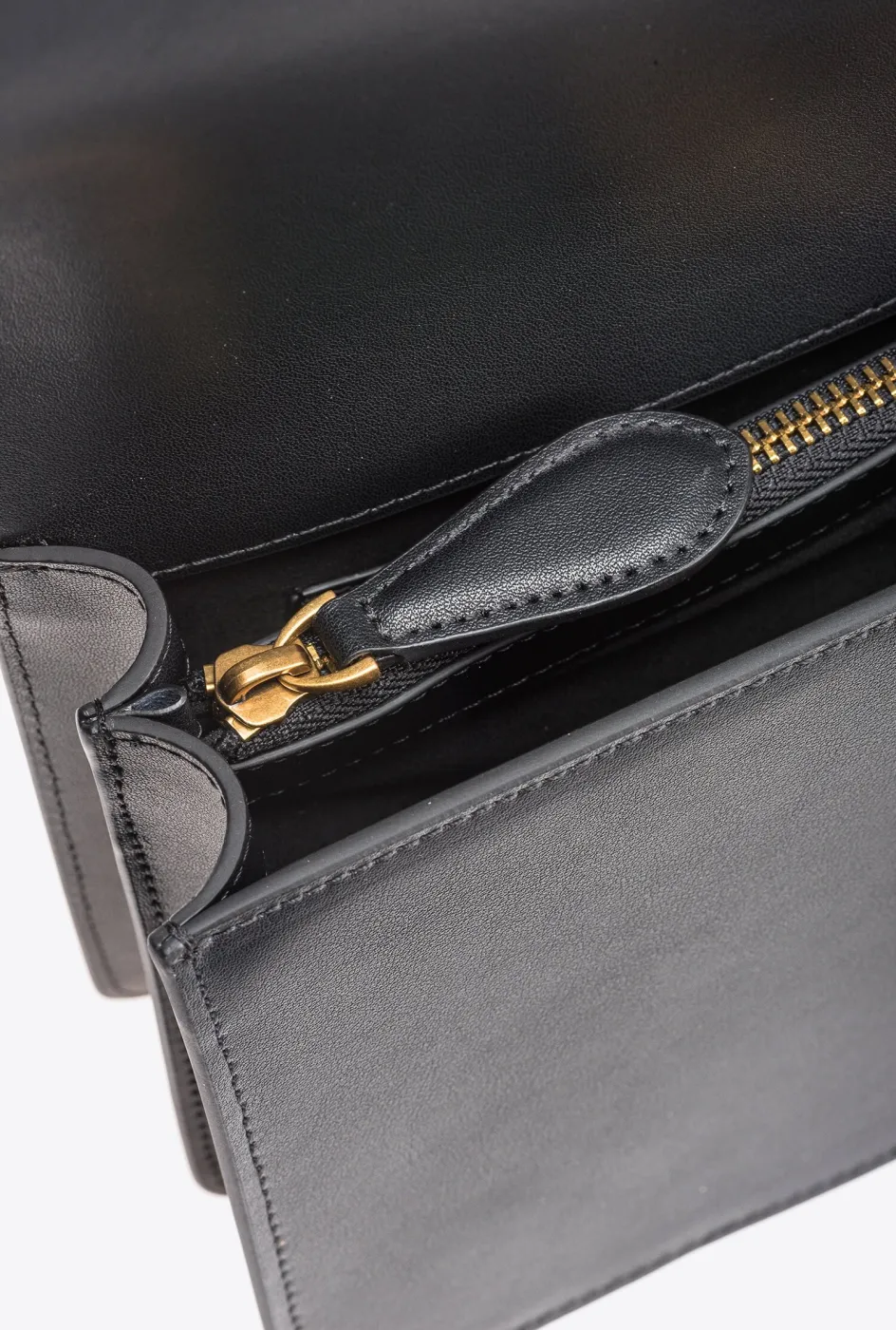 CLASSIC LOVE BAG ONE SIMPLY – black/gold — фото 5