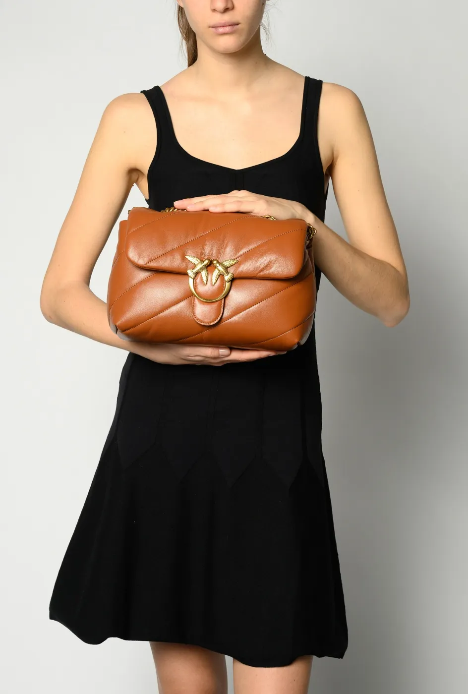 CLASSIC LOVE BAG PUFF MAXI QUILT - brown gold — фото 3