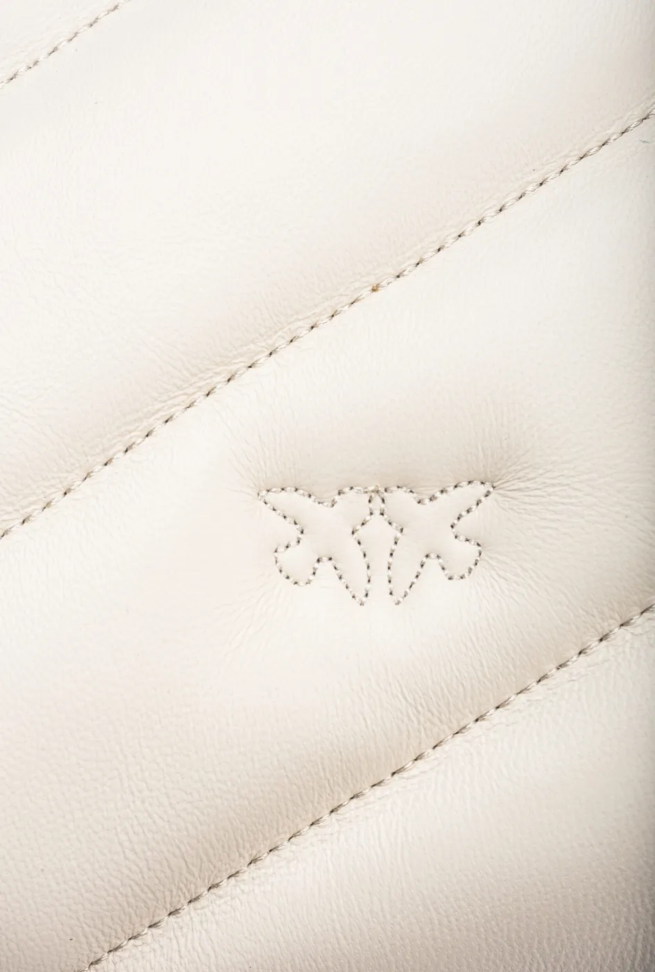 CLASSIC LOVE BAG PUFF MAXI QUILT – white/silver — фото 4