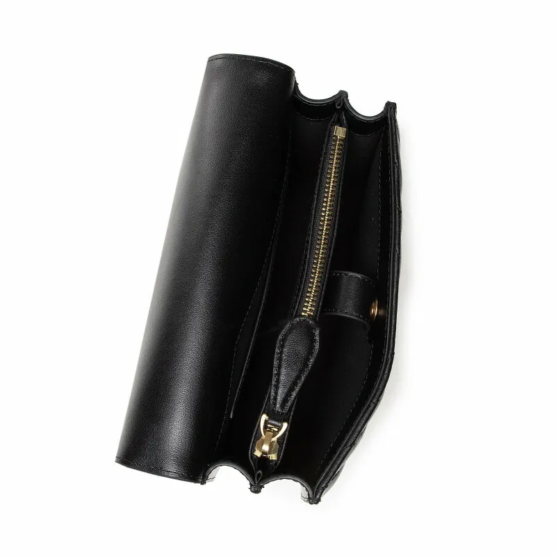 MINI LOVE BAG ICON V QUILT – black — фото 5